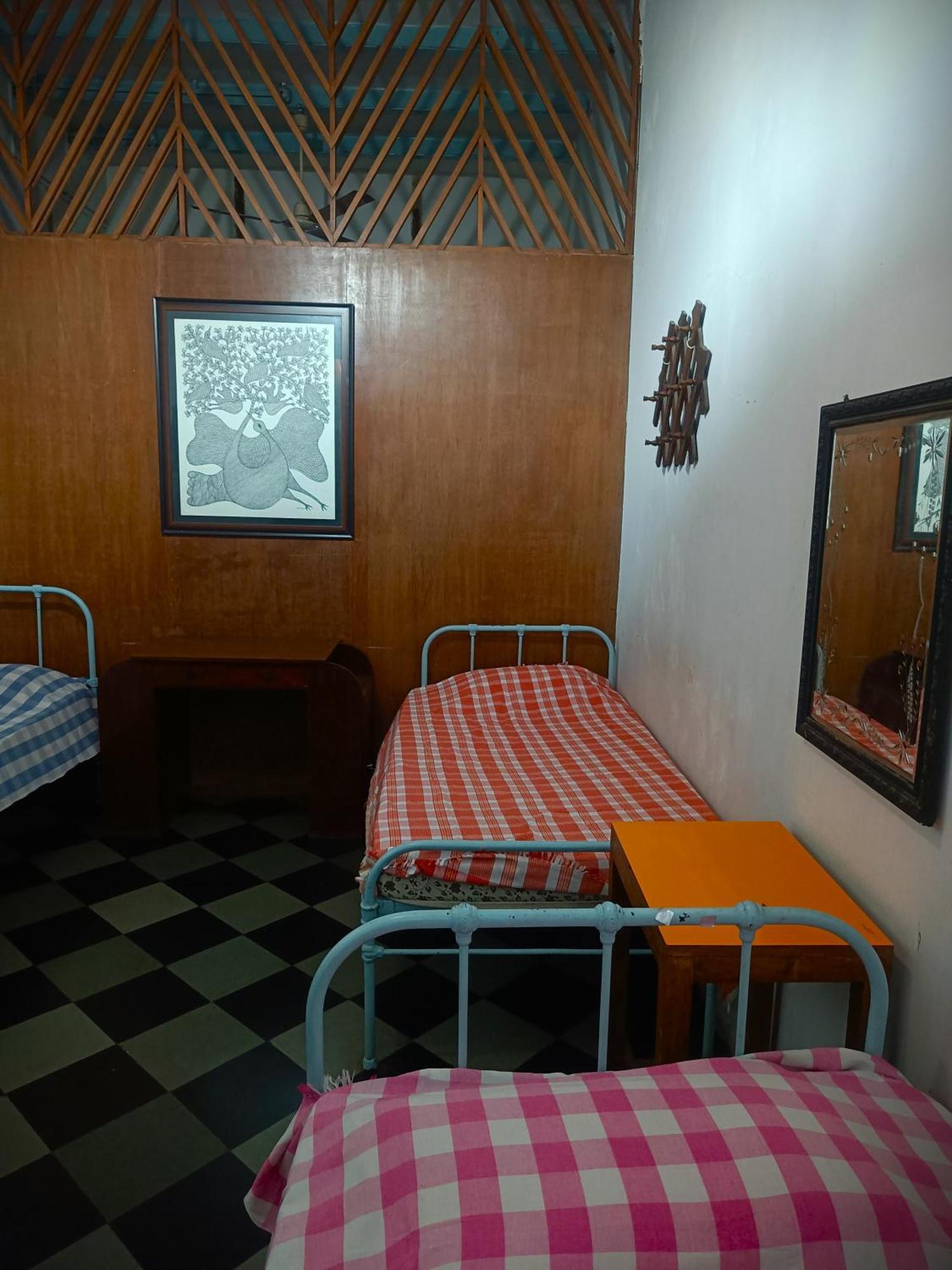 Hostel Vasantashram Cst Mumbai, Free Wifi With 1940S Retro Vibe — Photos 2